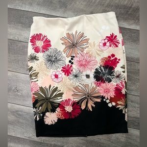 Skirt, just below knee, XL